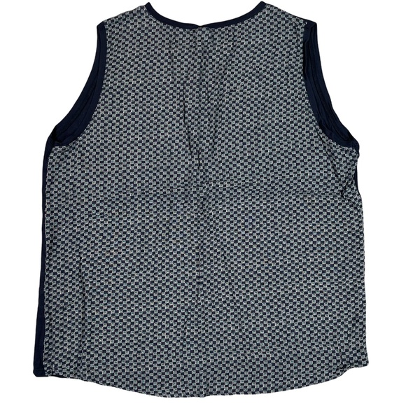 Casual size large (G/L?) sleeveless navy blue front with cute pattern on back - Picture 2 of 7